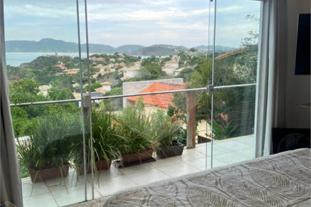 Casa à venda com 4 quartos, sendo 2 suítes,  em Albatroz, Armação dos Búzios, RJ