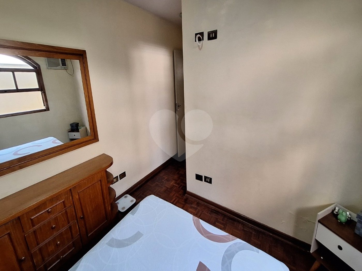 Casa à venda com 3 quartos, sendo 1 suíte,  no condomínio Conjunto Residencial Independencia, São Paulo - SP