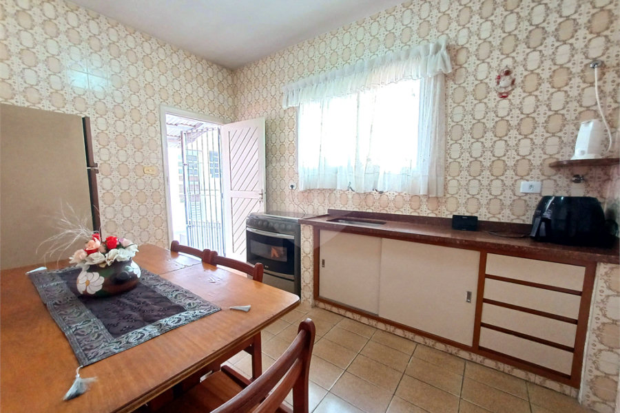 Casa à venda com 4 quartos, sendo 1 suíte, em Vila Paulicéia, São Paulo, SP