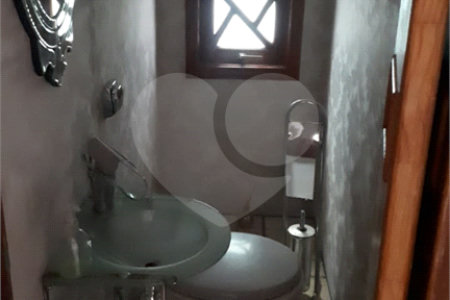 Casa à venda com 3 quartos, sendo 2 suítes,  em Vila Rosália, Guarulhos, SP