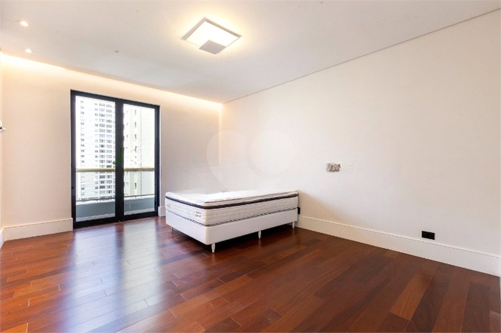 Apartamento à venda com 3 suítes em Cerqueira César, São Paulo, SP