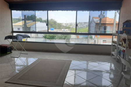 Casa à venda com 3 quartos, sendo 1 suíte,  em Residencial Colinas, Mogi das Cruzes, SP
