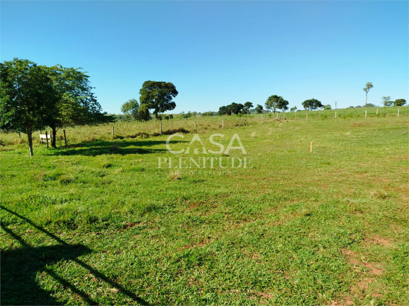 Chácara à venda com 3 quartos, sendo 1 suíte,  em Área Rural de Emilianópolis, Emilianópolis, SP