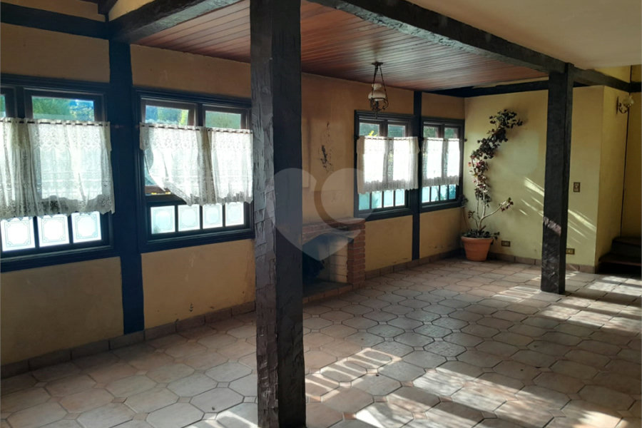 Casa à venda com 3 quartos, sendo 1 suíte, no condomínio Sausalito, Mairiporã - SP