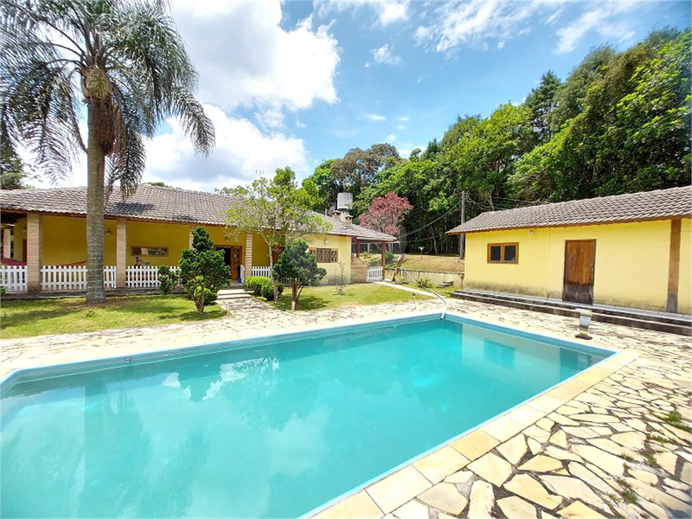 Casa à venda com 4 quartos, sendo 1 suíte, no Centro, Ibiúna, SP