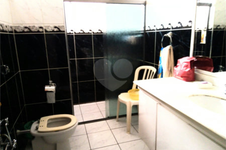 Sobrado à venda com 4 quartos, sendo 1 suíte, em Vila Cordeiro, São Paulo, SP