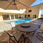 Casa à venda com 4 suítes no condomínio Villa Viana II, Cotia - SP