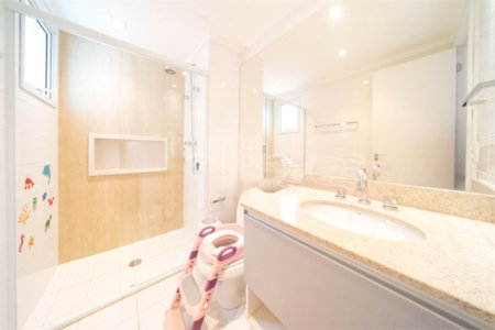 Apartamento na Mooca com 204m² com sacada gourmet com 4 suítes e 4 vagas condominio clube Aceita Permuta