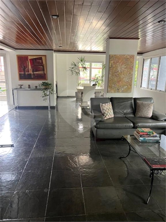 Apartamento à venda com 2 quartos, sendo 1 suíte, em Vila Olímpia, São Paulo, SP