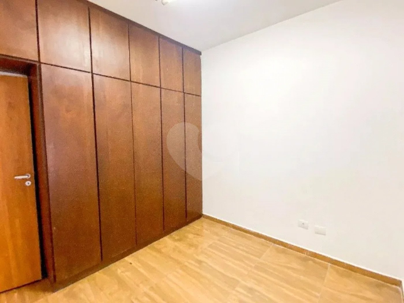 Sobrado com 400m² , 3 dormitórios , sendo 2 suítes , 3 vagas , à venda no centro de Santo André.