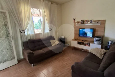 Ó TIMO CASA COM 3 QUARTOS E TERRAÇO EM CONTOMINIO FECHADO