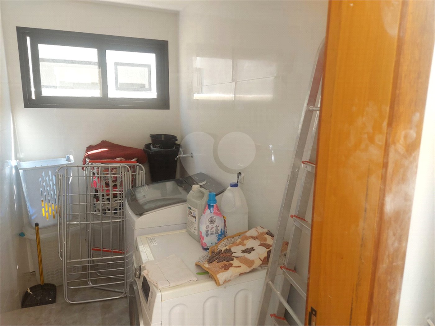 Casa à venda com 4 quartos, sendo 3 suítes, em Ogiva, Cabo Frio, RJ