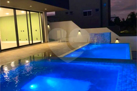 Casa à venda com 4 quartos, sendo 2 suítes, no condomínio Alphaville Nova Esplanada 1, Votorantim - SP