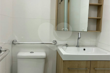 Casa à venda com 4 quartos, sendo 2 suítes, em Cambuci, São Paulo, SP