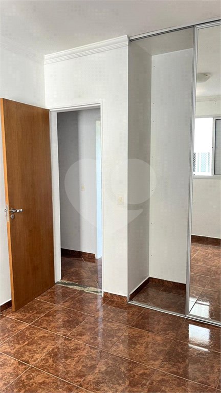 Apartamento à venda com 3 quartos em Cidade Líder, São Paulo, SP