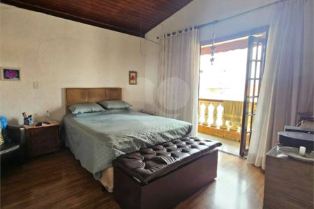 Casa Térrea à venda com 3 quartos, sendo 1 suíte, no Centro, Poá, SP
