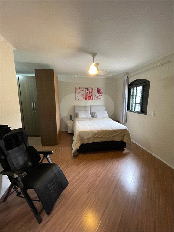 Sobrado à venda com 4 quartos, sendo 1 suíte,  em Jardim Las Vegas, Santo André, SP