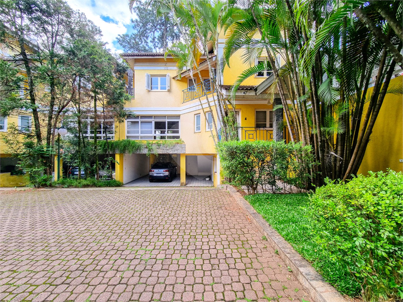 Casa à venda com 4 suítes no condomínio Annecy Village, São Paulo - SP