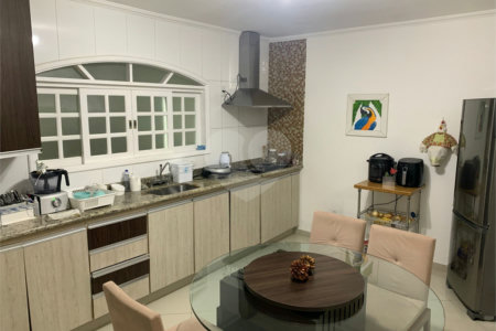 Sobrado à venda com 3 quartos, sendo 1 suíte, em Residencial Novo Horizonte I, Mogi das Cruzes, SP