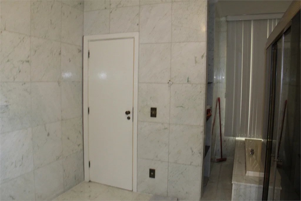 Casa à venda ou para alugar com 5 suítes em Jardim Leonor, São Paulo, SP