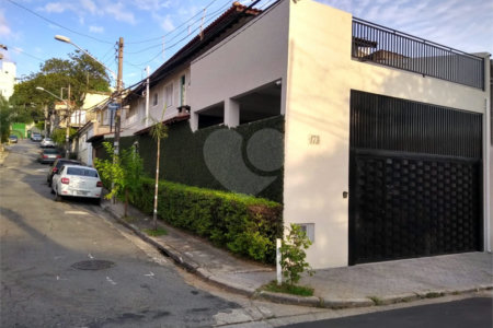 Casa à venda com 3 quartos, sendo 1 suíte,  no condomínio Casa de Rua, São Paulo - SP
