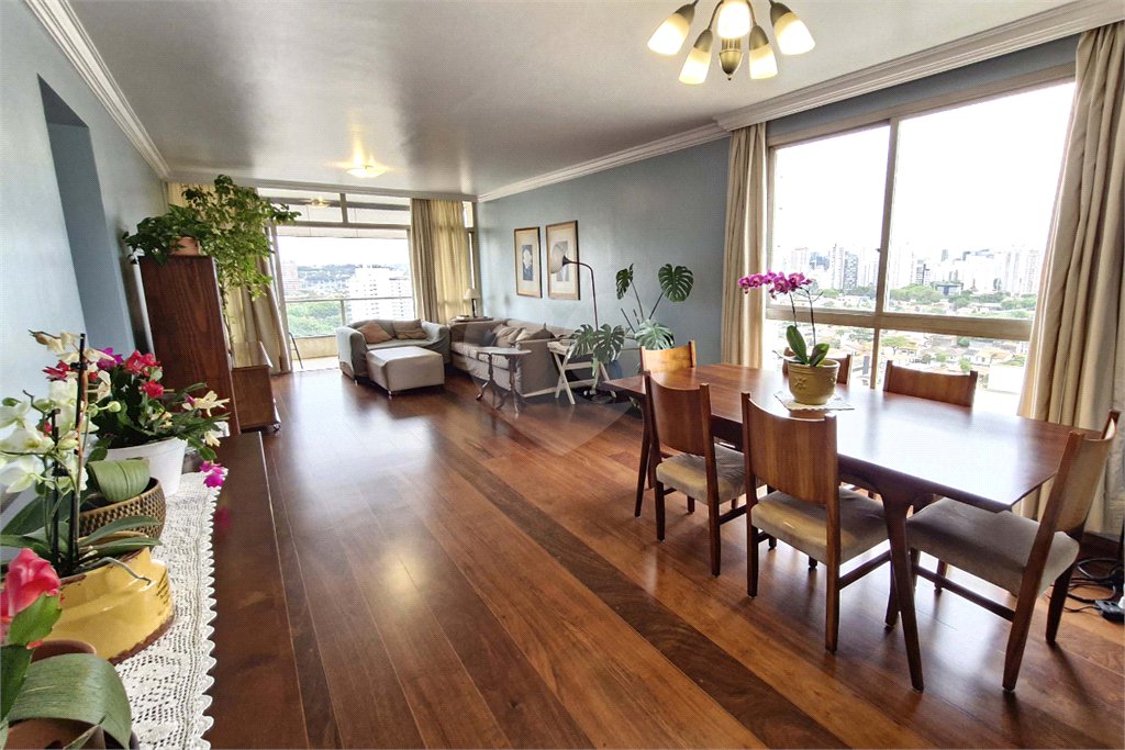 Apartamento à venda com 3 quartos, sendo 1 suíte, em Brooklin, São Paulo, SP