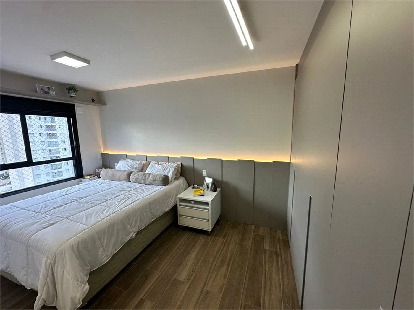 Apartamento à venda com 3 suítes em Vila Romana, São Paulo, SP
