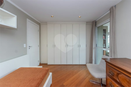 Cobertura à venda com 3 quartos, sendo 2 suítes,  em Vila Progredior, São Paulo, SP