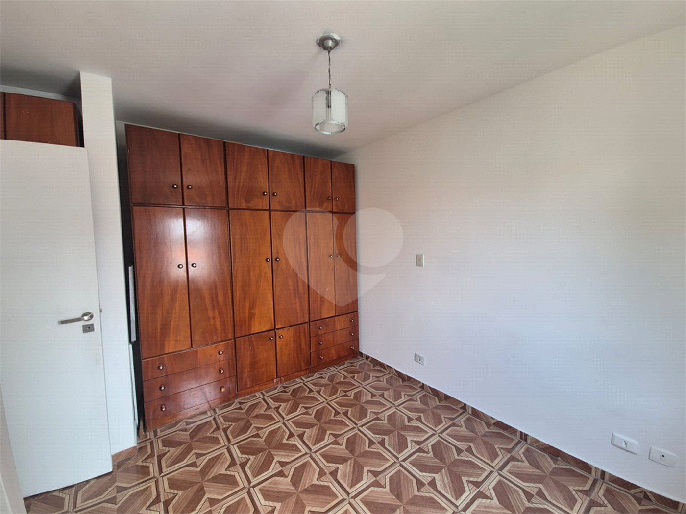 Casa à venda com 3 quartos, sendo 2 suítes, no condomínio Quintas Marajoara, São Paulo - SP