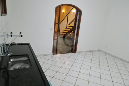 Sobrado para alugar com 3 quartos, sendo 2 suítes, em Jardim Paulista, Atibaia, SP