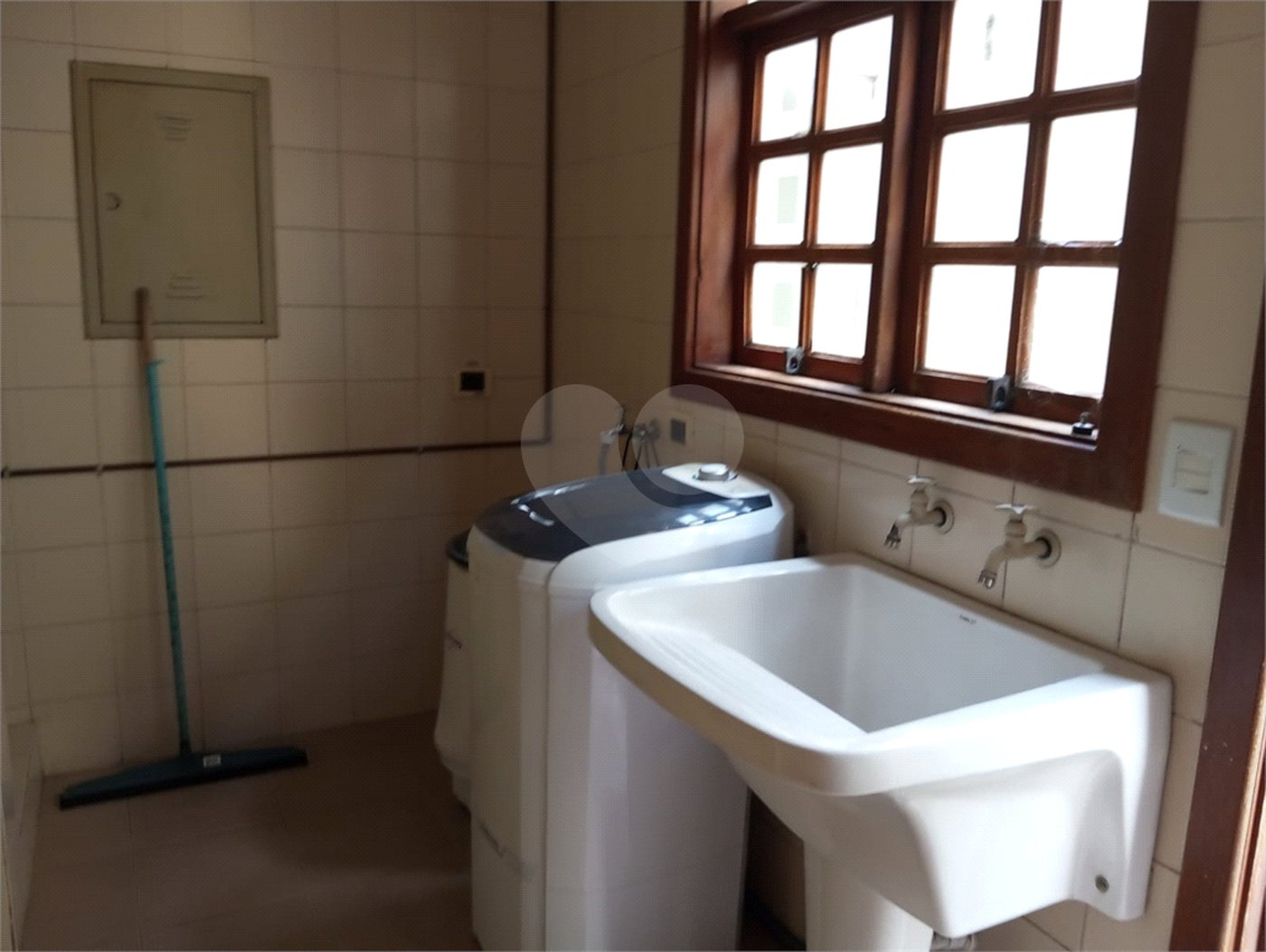 Casa à venda com 3 quartos, sendo 1 suíte, em Vila Nivi, São Paulo, SP