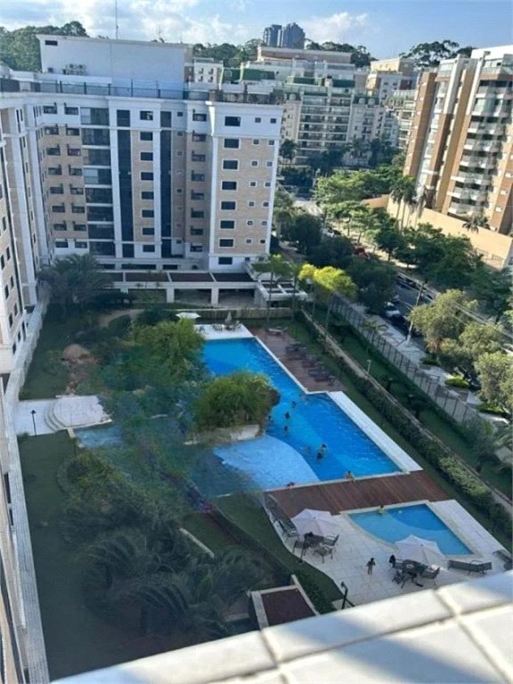 Apartamento à venda com 3 quartos, sendo 1 suíte, em Cidade São Francisco, São Paulo, SP