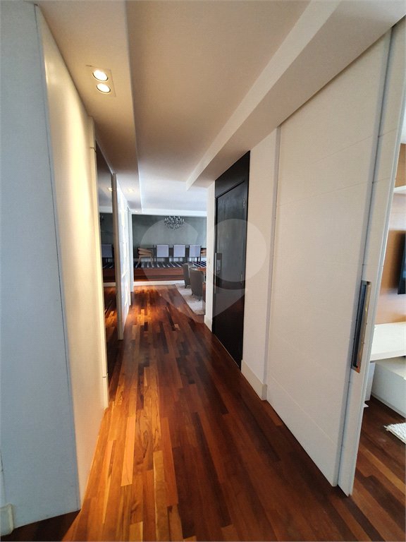 Apartamento à venda com 3 quartos, sendo 2 suítes, em Alto da Boa Vista, São Paulo, SP