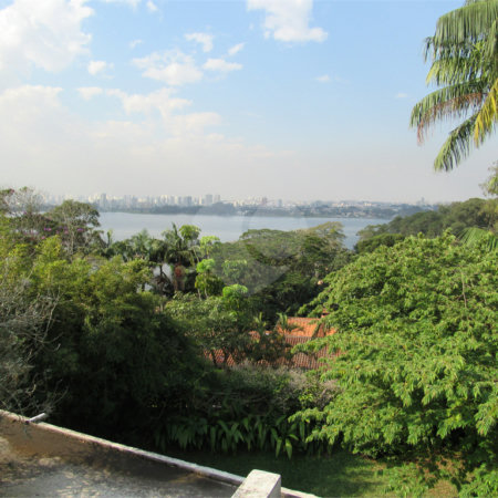 Casa à venda com 3 quartos, sendo 1 suíte, em Guarapiranga, São Paulo, SP