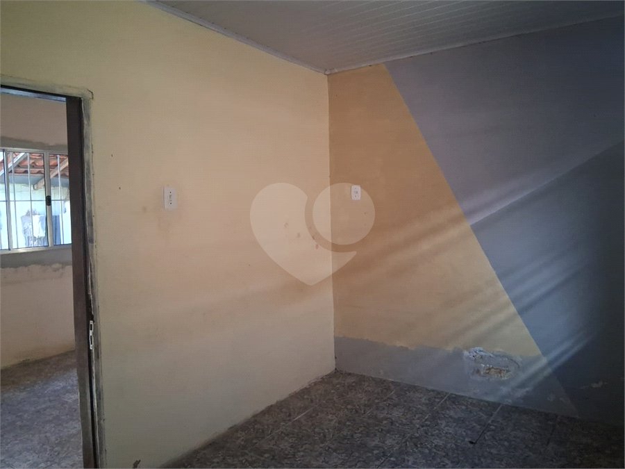 Casa à venda com 2 quartos em Vila Hungria, Itapetininga, SP