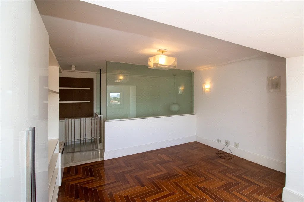 Sobrado à venda com 6 quartos, sendo 4 suítes, em Alto da Lapa, São Paulo, SP