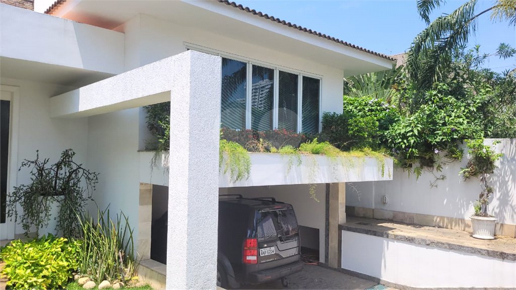 Casa à venda com 4 quartos, sendo 2 suítes, no condomínio Crystal Lake, Rio de Janeiro - RJ