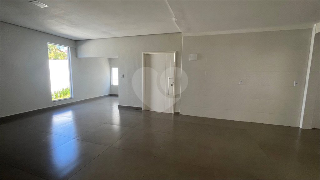 Sobrado à venda com 4 quartos, sendo 3 suítes, em Jardim Paulista, Atibaia, SP