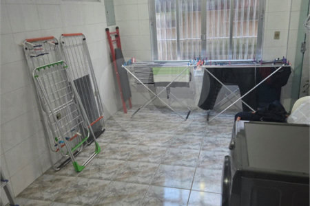 Sobrado à venda com 4 quartos, sendo 1 suíte, em Vila Graciosa, São Paulo, SP