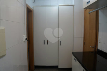 Apartamento de 142m² no Ipiranga com 3 dormitórios, 3 suítes e 3 vagas de garagem.