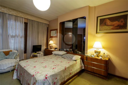 Casa de Vila para alugar com 4 quartos, sendo 1 suíte, em Granja Julieta, São Paulo, SP