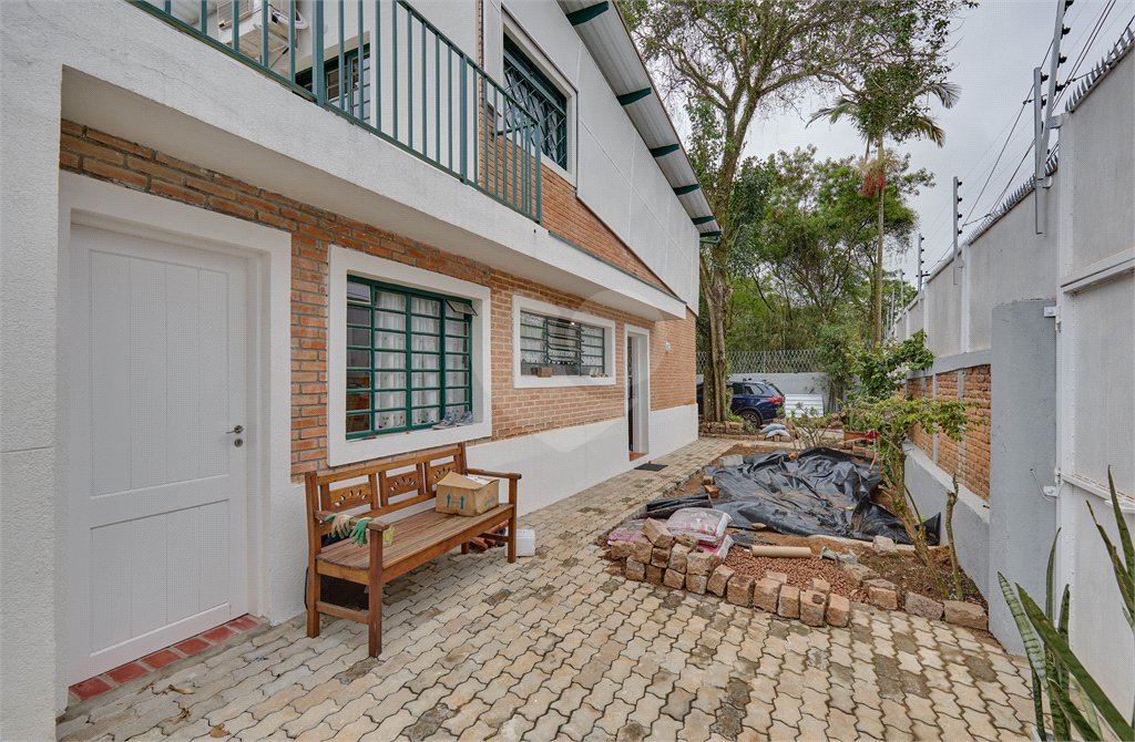 Casa para alugar com 5 quartos, sendo 3 suítes,  em Chácara Monte Alegre, São Paulo, SP