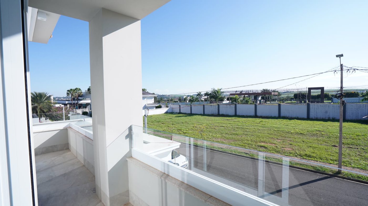 Casa à venda com 4 quartos, sendo 1 suíte, em Parque Residencial Mart Ville, Presidente Prudente, SP