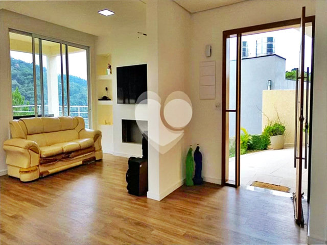 Casa à venda com 4 suítes no condomínio Alpes da Cantareira, Mairiporã - SP