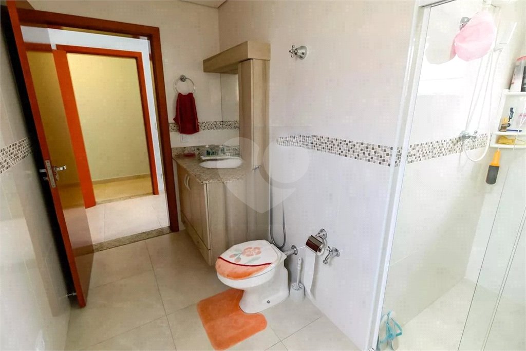 Sobrado à venda com 4 quartos, sendo 1 suíte,  em Vila Sônia, São Paulo, SP