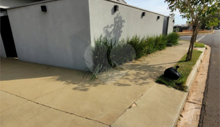 Casa à venda com 3 quartos, sendo 1 suíte,  no condomínio Residencial Parque Atlanta, Araraquara - SP