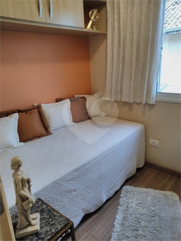 Casa à venda com 3 quartos, sendo 1 suíte, no condomínio Moradas do Horto, São Paulo - SP