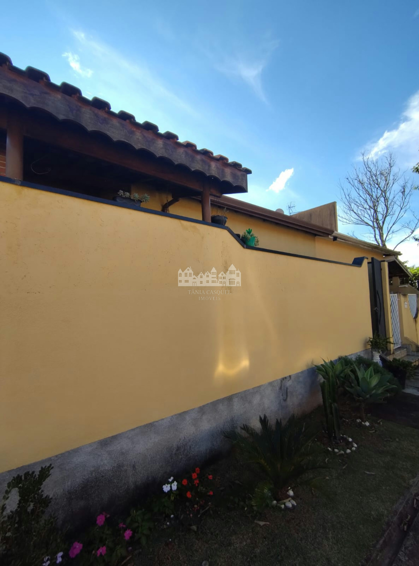 Casa à venda com 2 quartos no condomínio Almeria, Atibaia - SP