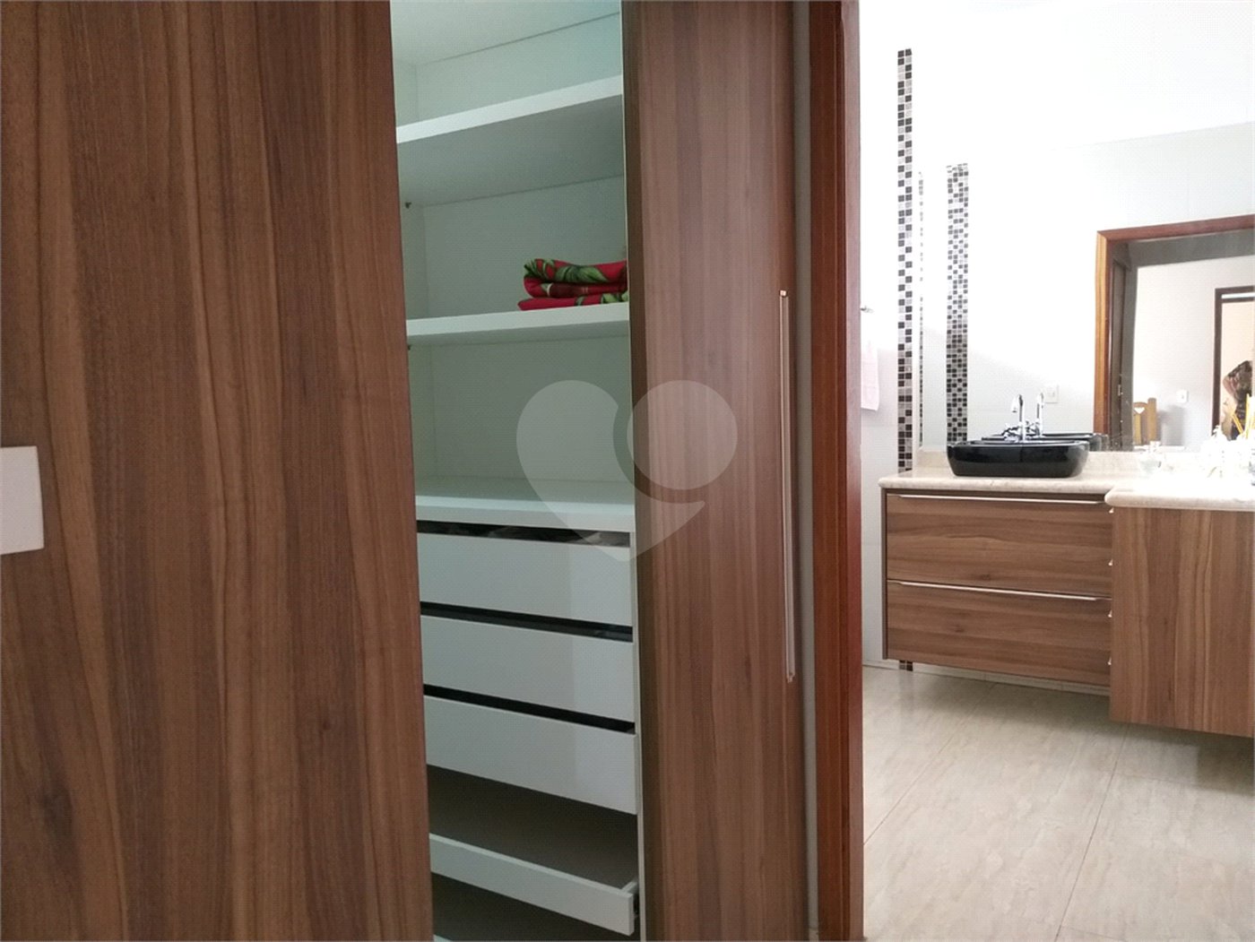 Casa à venda com 3 quartos, sendo 2 suítes, em Jardim das Estações (vila Xavier), Araraquara, SP