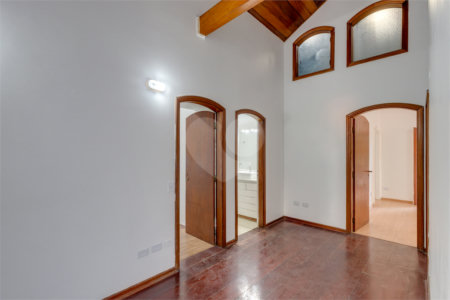 Sobrado à venda com 4 quartos, sendo 2 suítes, em Brooklin, São Paulo, SP